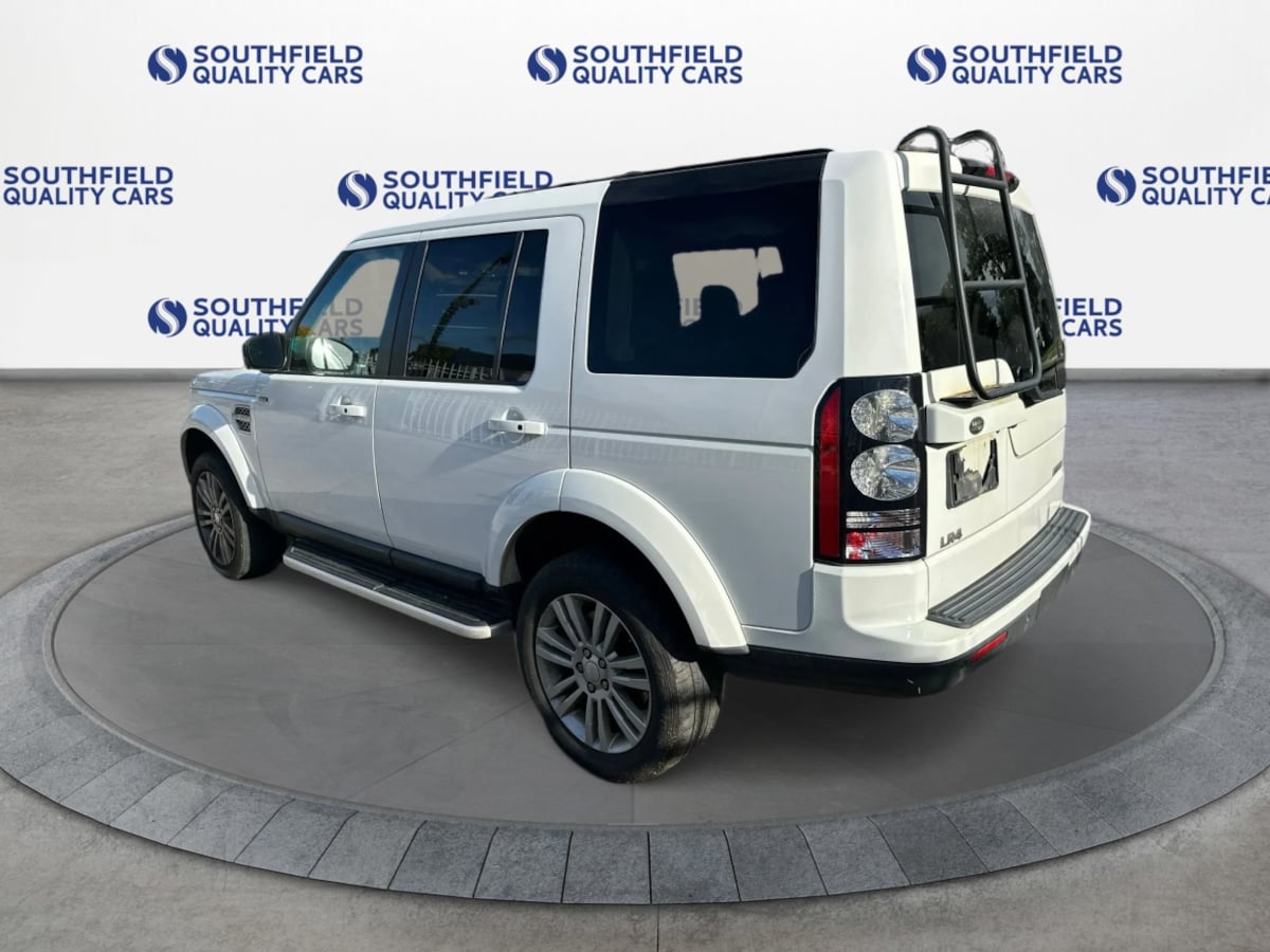 Land Rover LR4 photo 4