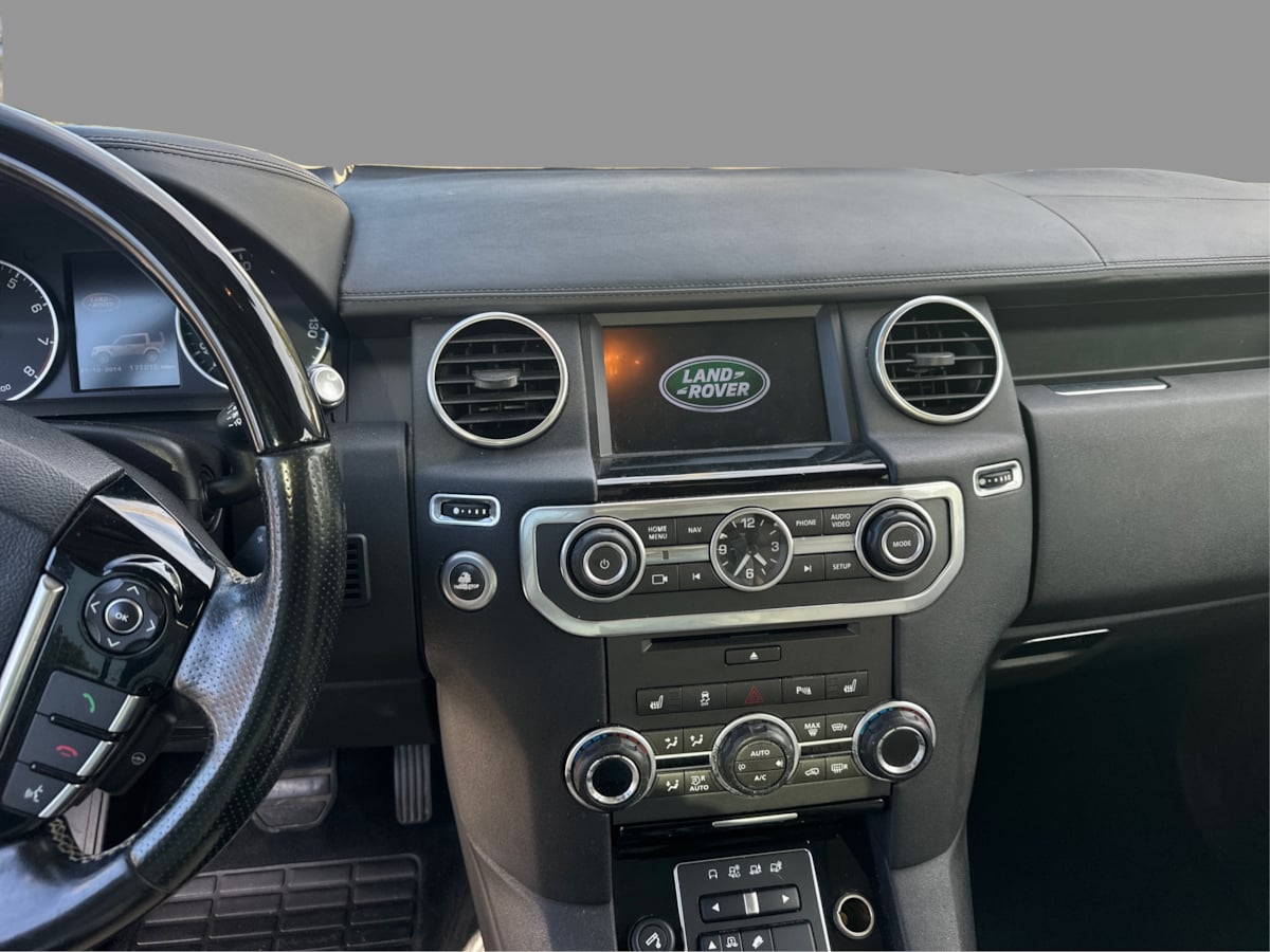 Land Rover LR4 photo 28