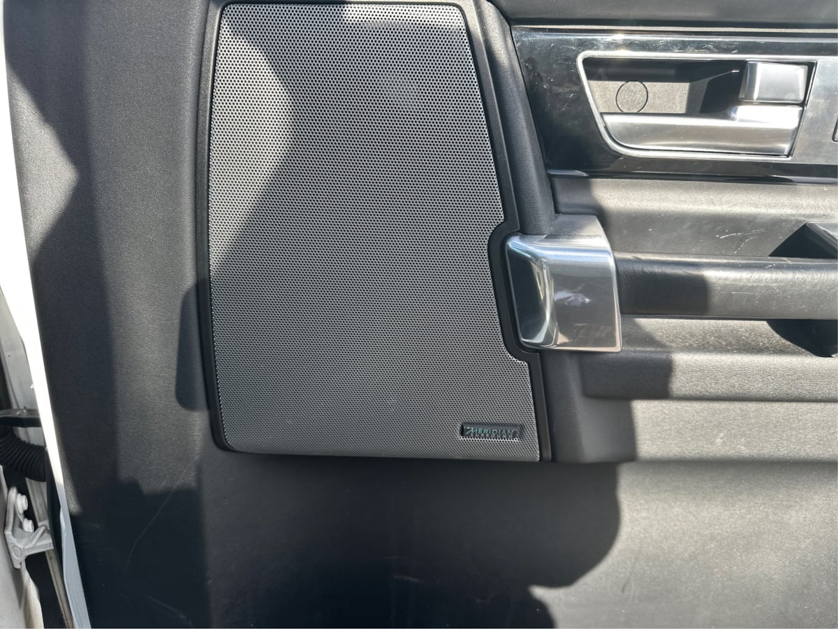 Land Rover LR4 photo 19