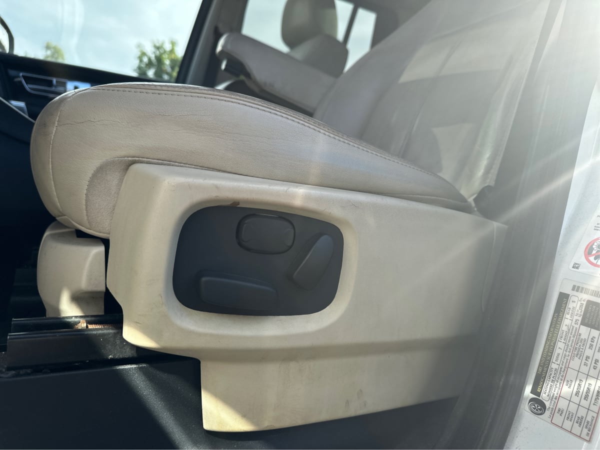 Land Rover LR4 photo 32