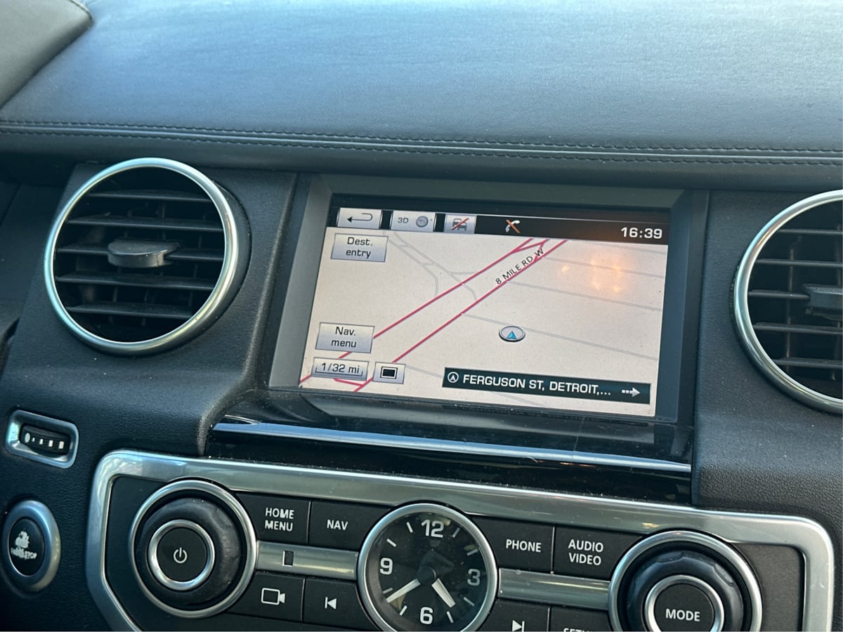 Land Rover LR4 photo 20