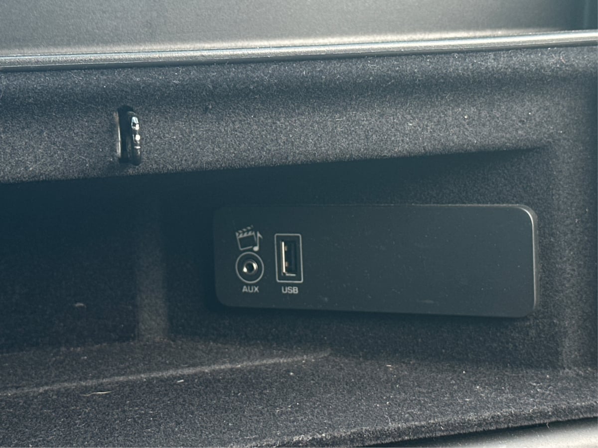 Land Rover LR4 photo 21