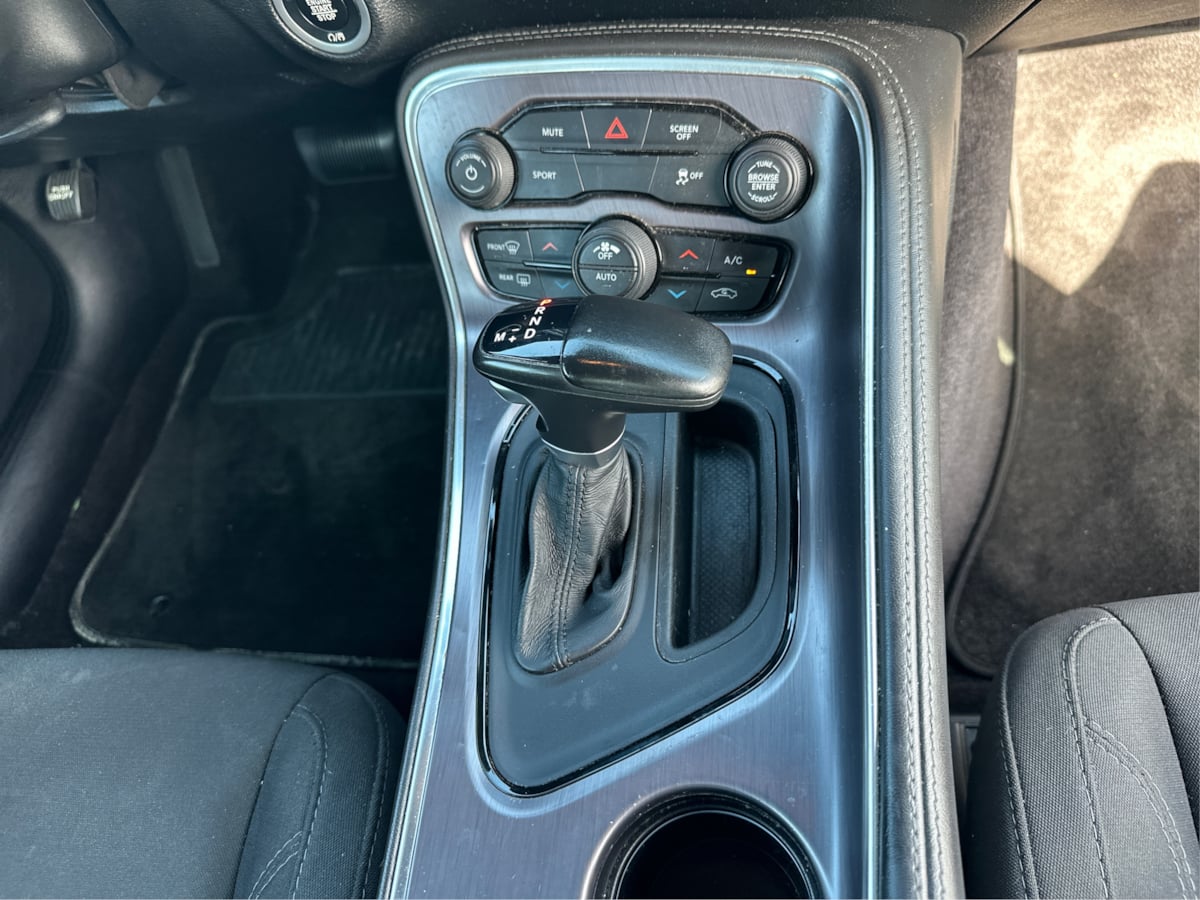 Dodge Challenger photo 13