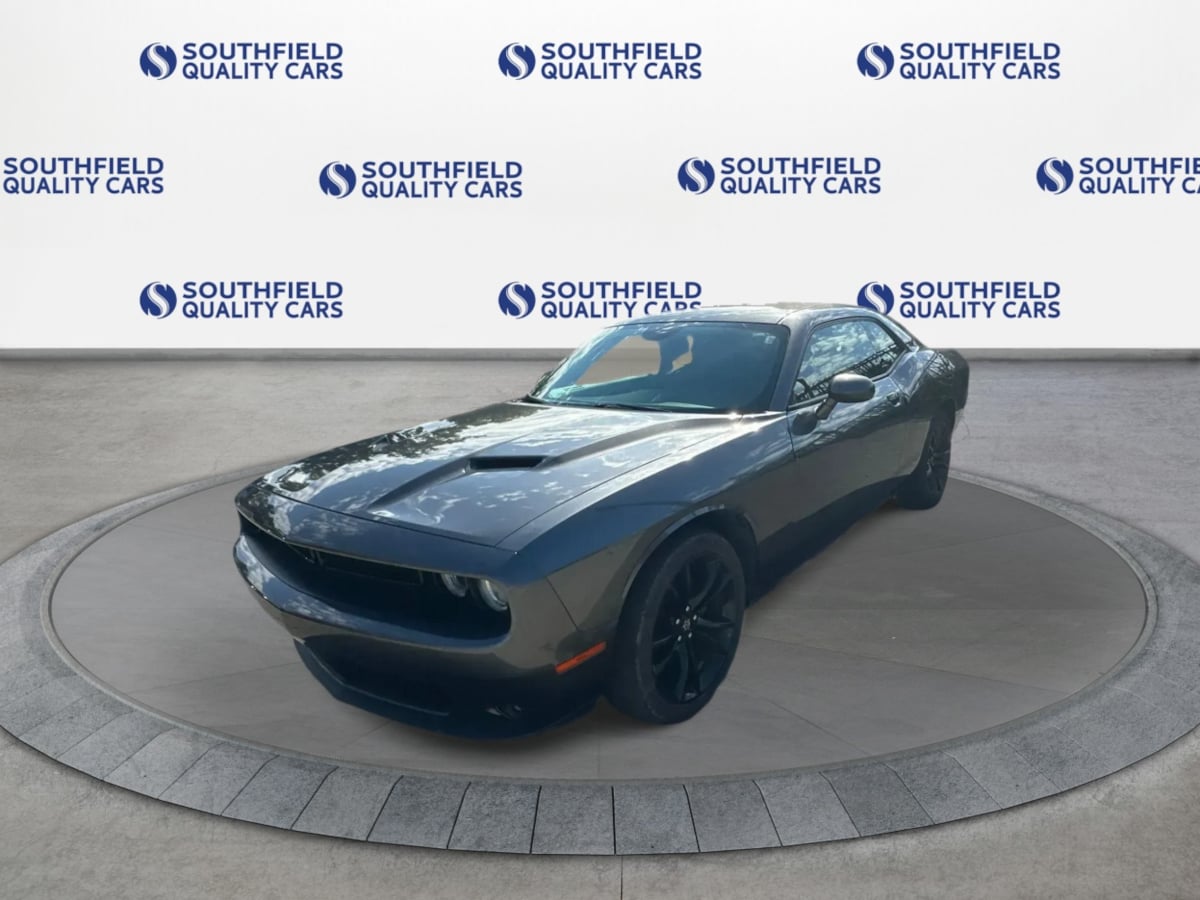 Dodge Challenger photo 3