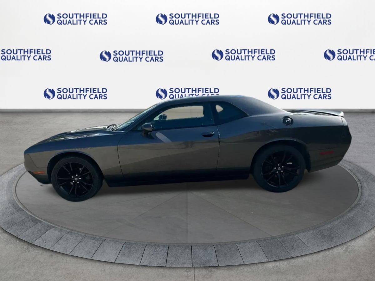 Dodge Challenger photo 4