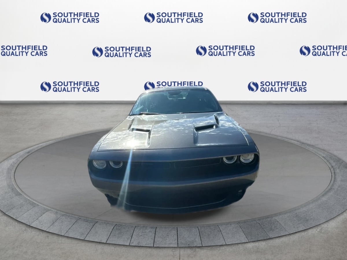Dodge Challenger photo 10
