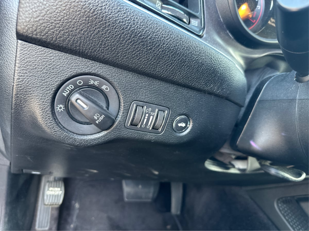 Dodge Challenger photo 15
