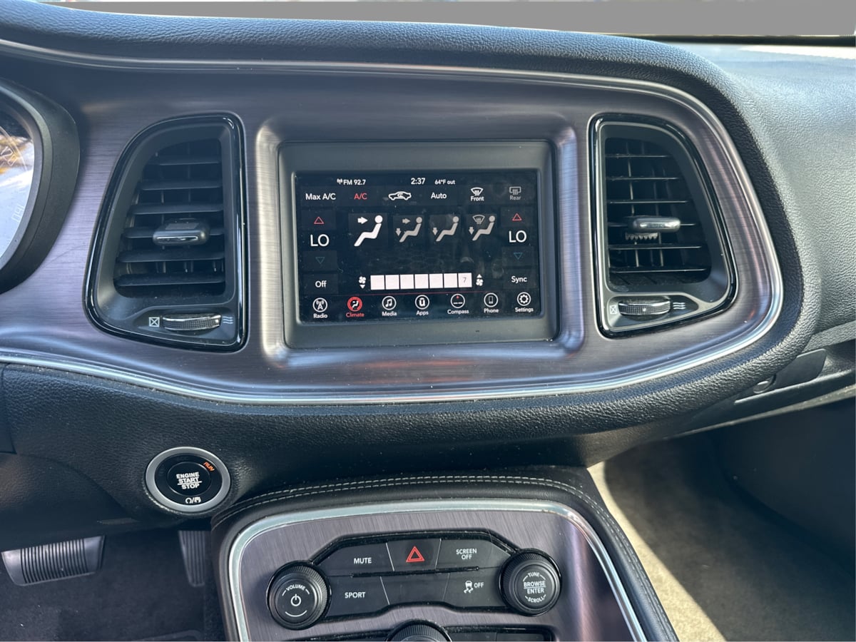 Dodge Challenger photo 39