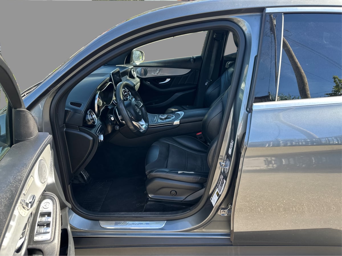 Photo 30 of this Mercedes-Benz AMG GLC 63