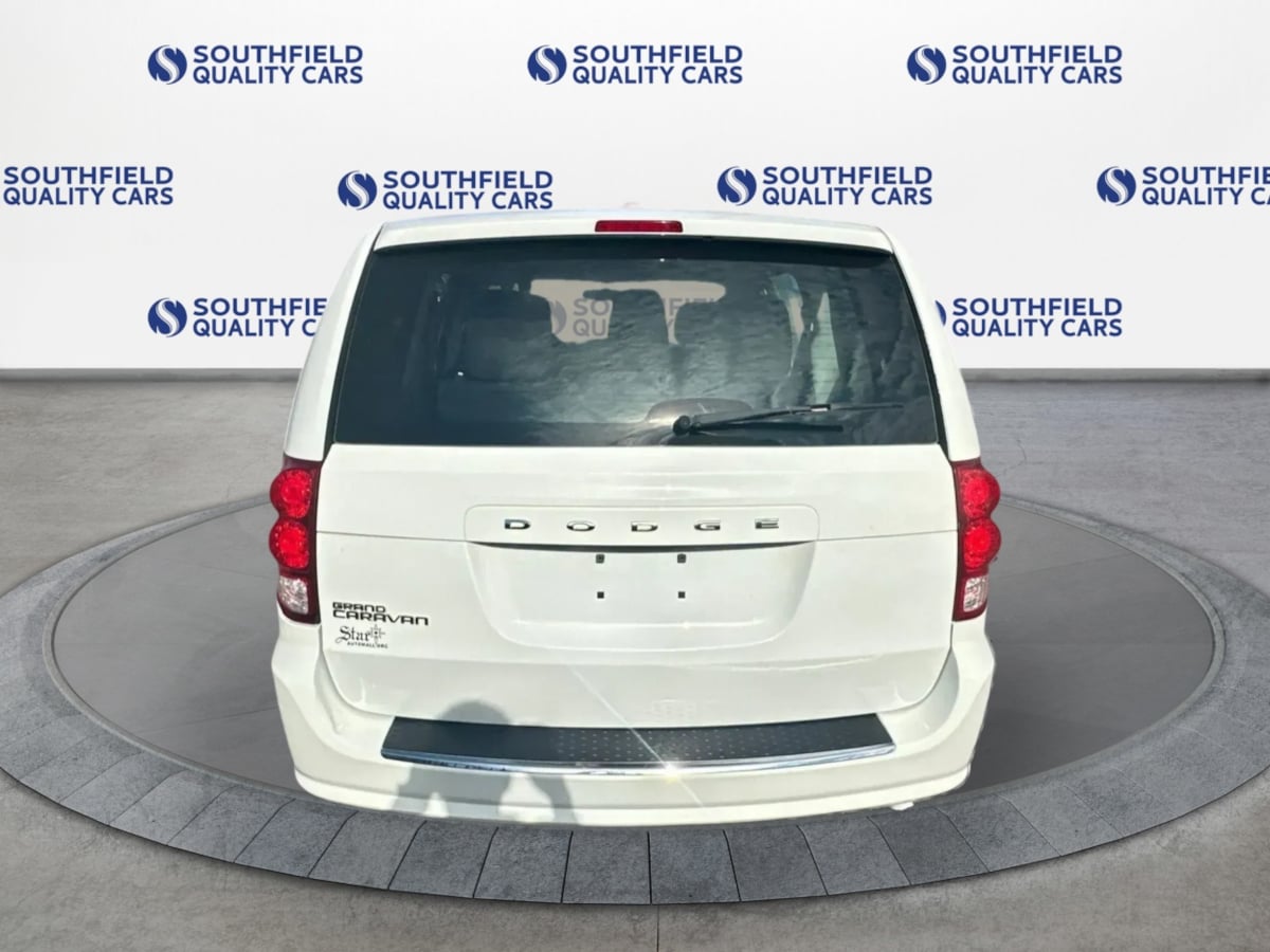 Dodge Grand Caravan photo 6