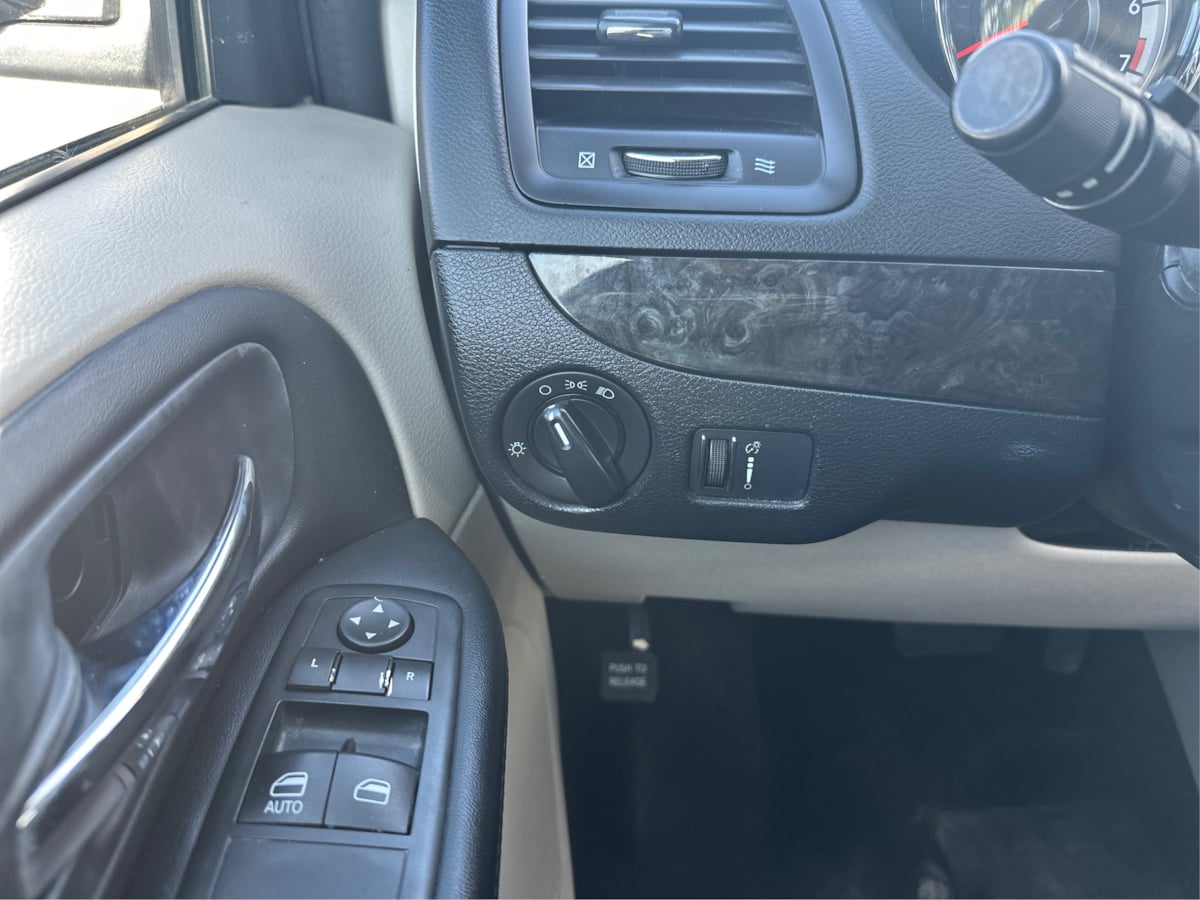 Dodge Grand Caravan photo 18