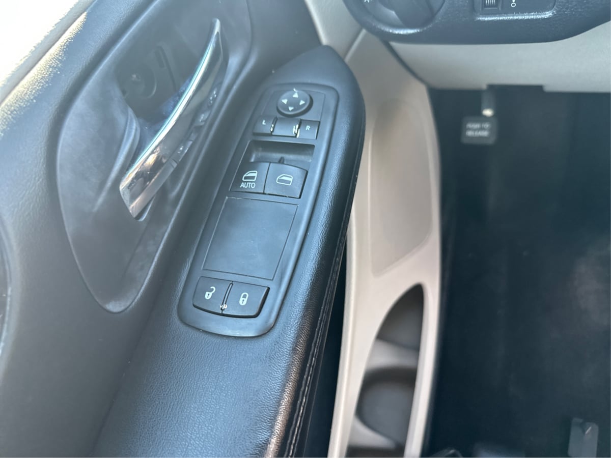 Dodge Grand Caravan photo 12
