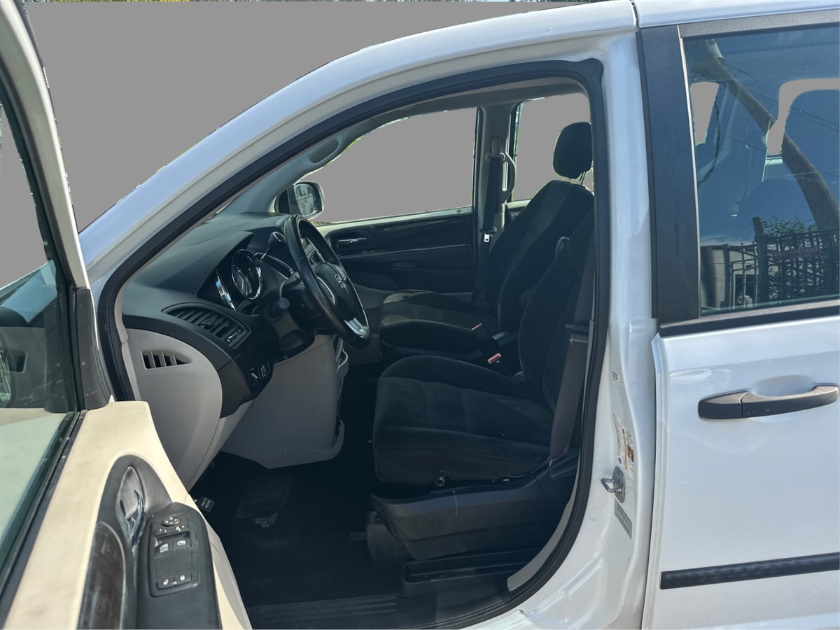 Dodge Grand Caravan photo 30