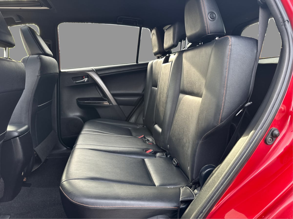 Photo 32 of this Toyota RAV4