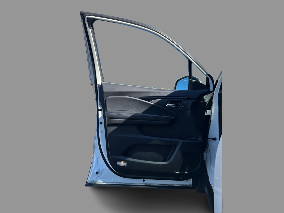 Photo 27 of this Honda Pilot