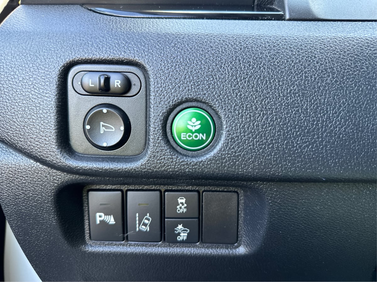 Photo 29 of this Honda Pilot