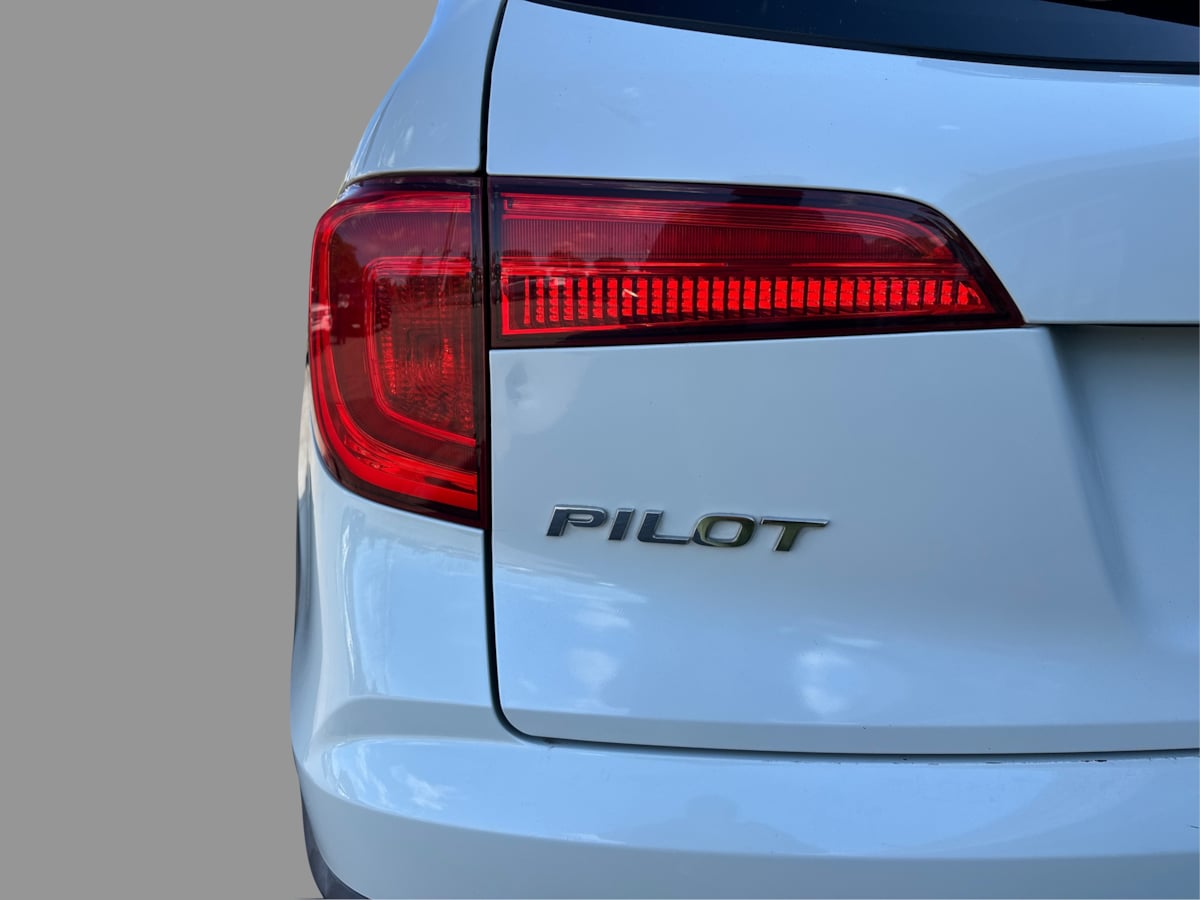 Photo 40 of this Honda Pilot