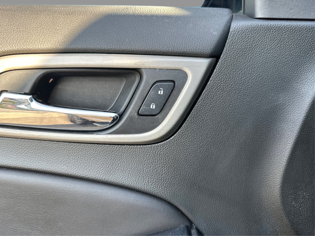 GMC Yukon photo 17