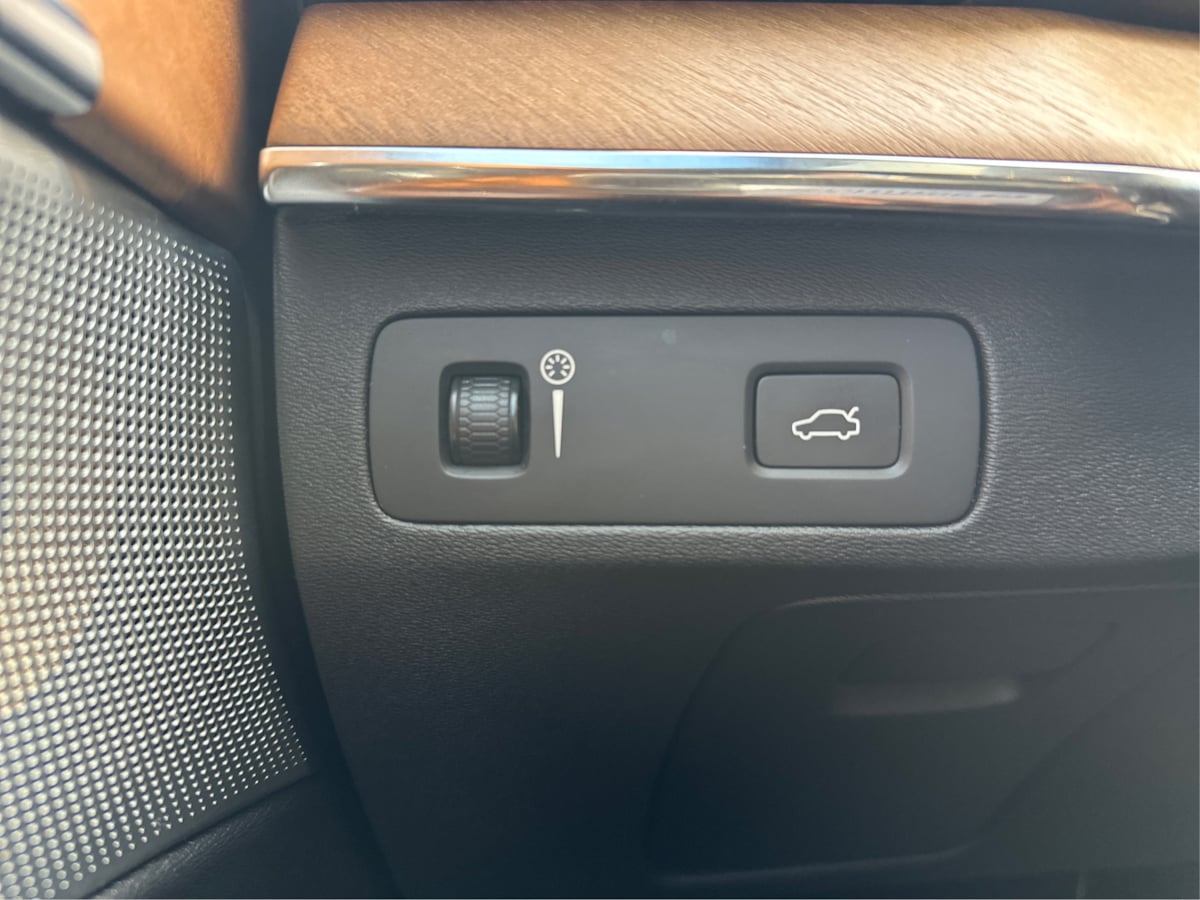 Photo 18 of this Volvo XC90