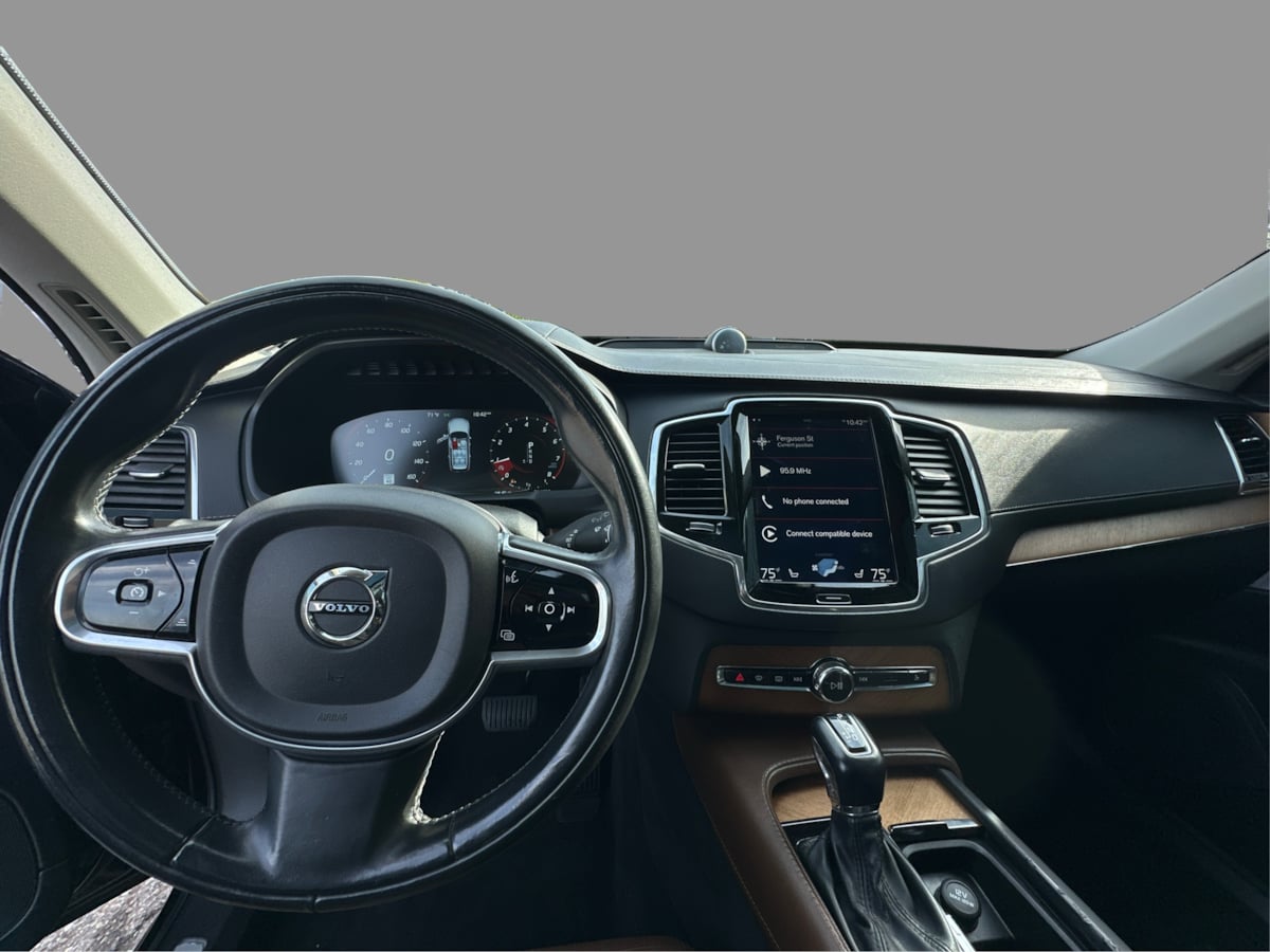 Photo 26 of this Volvo XC90