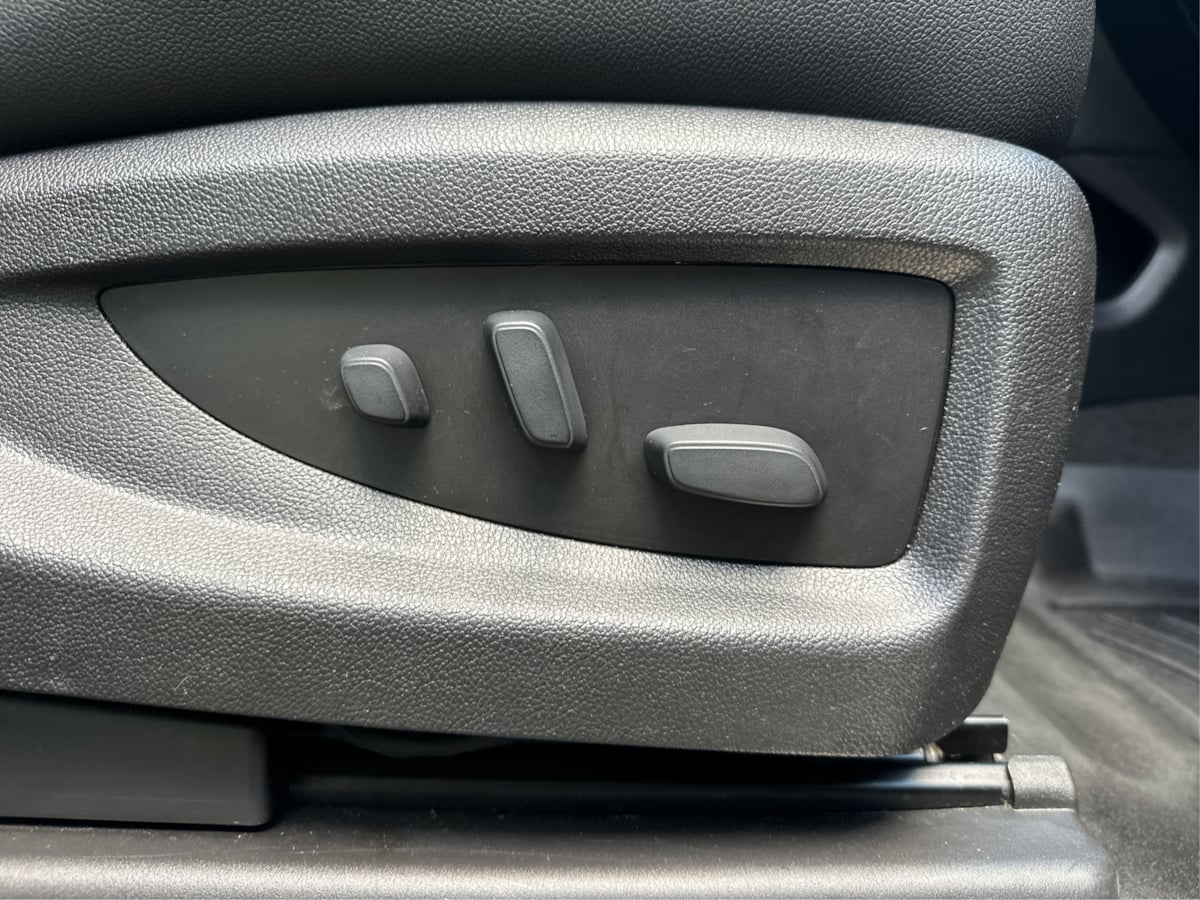 Photo 14 of this GMC Yukon