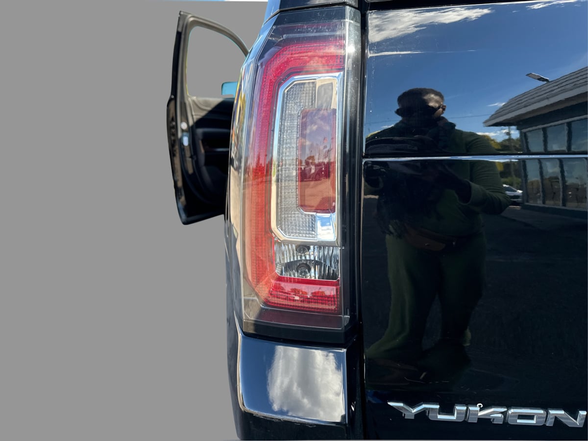 Photo 46 of this GMC Yukon