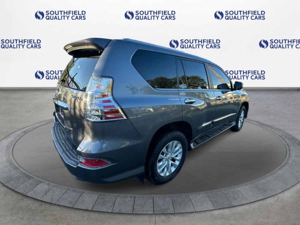 Lexus GX photo 8
