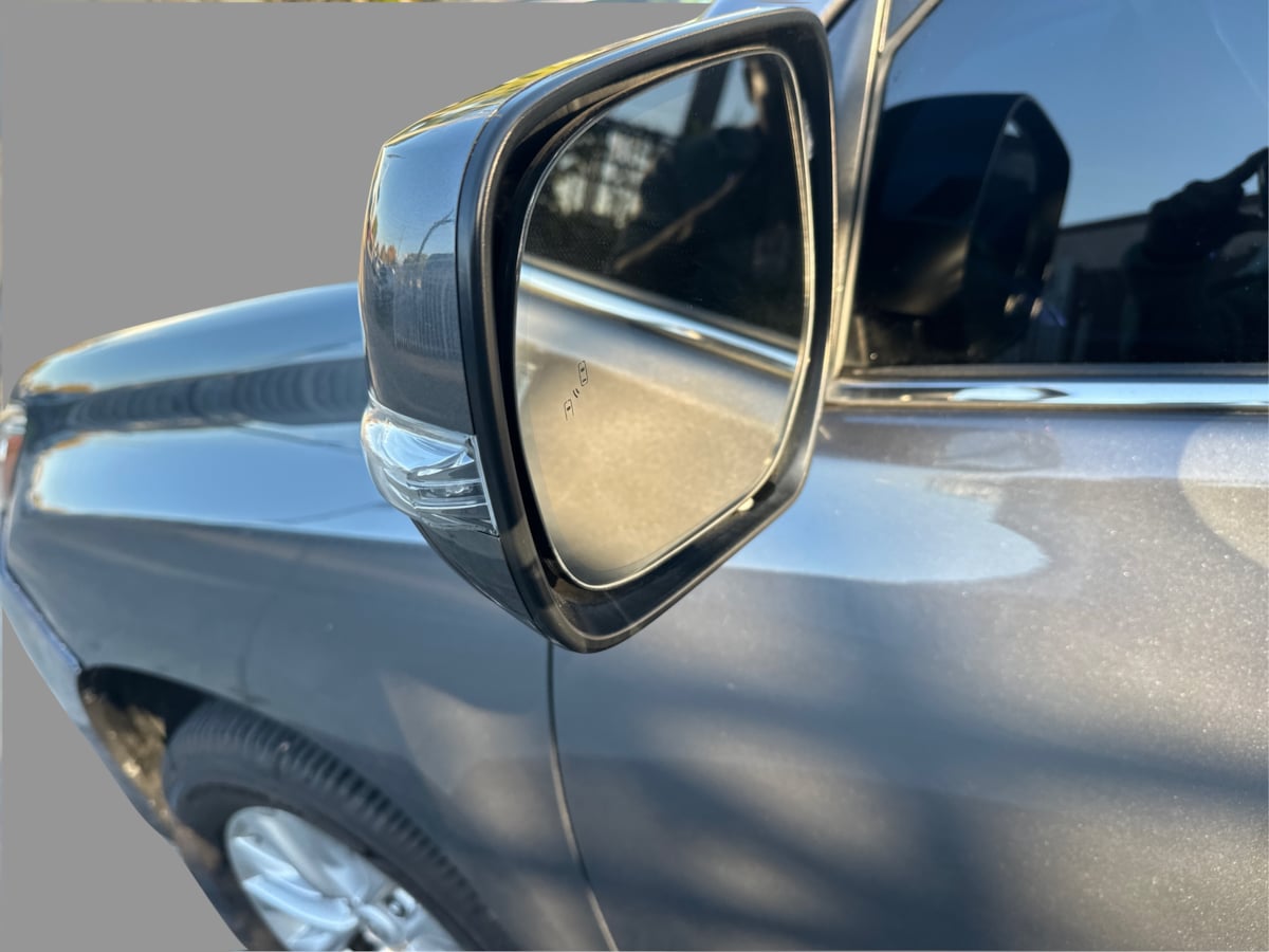 Lexus GX photo 22