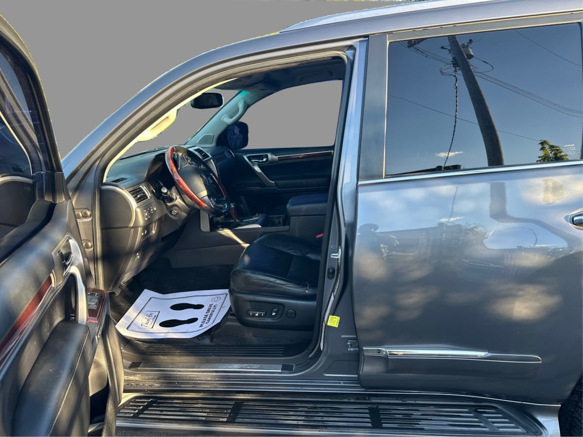 Lexus GX photo 24