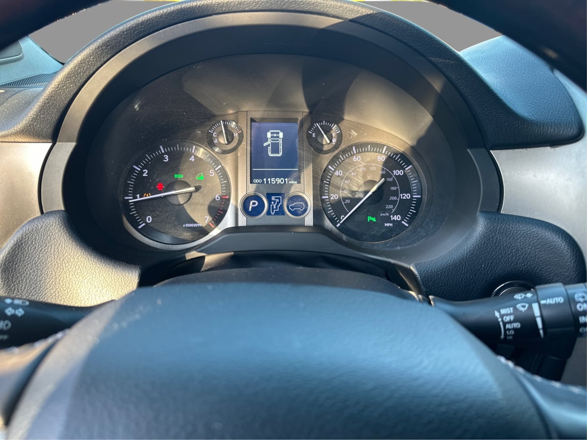 Lexus GX photo 36