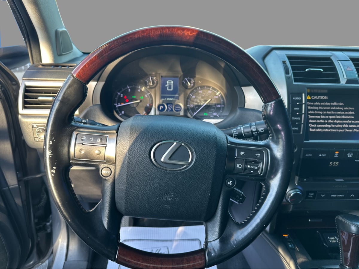 Lexus GX photo 33