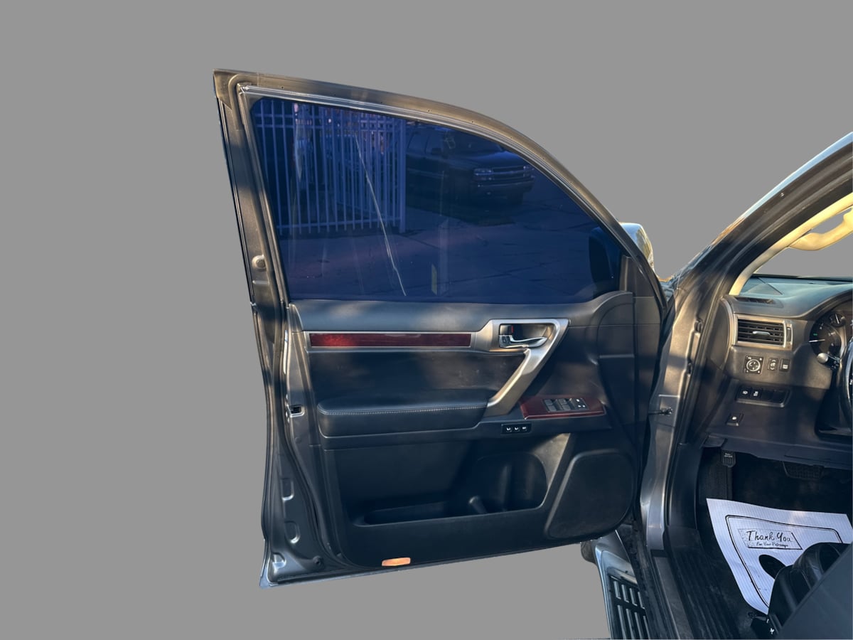 Lexus GX photo 32