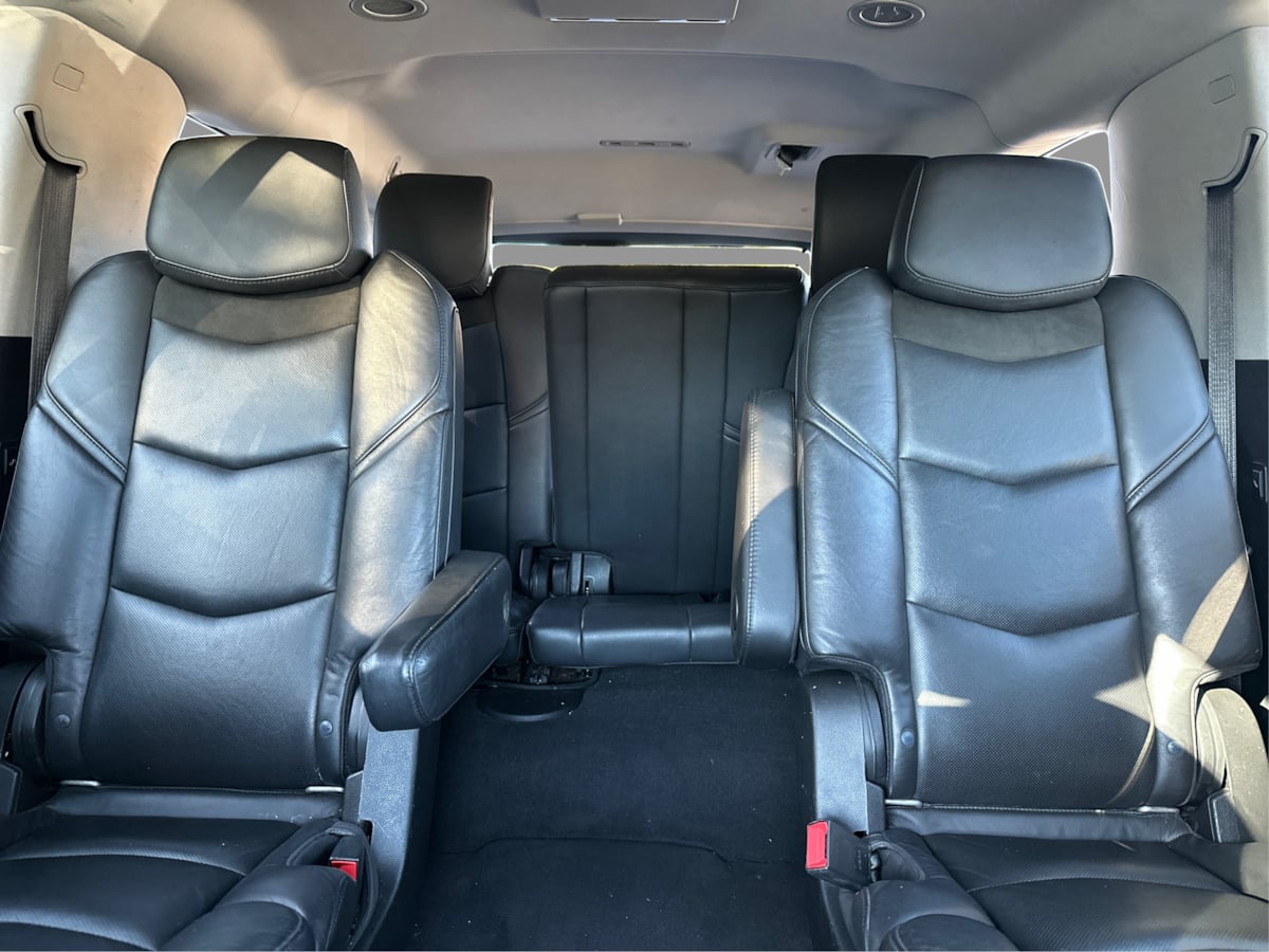 Photo 34 of this Cadillac Escalade ESV