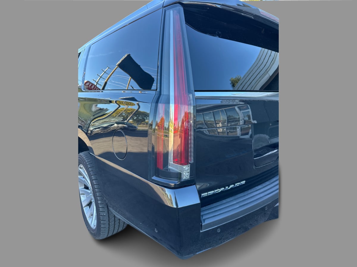 Photo 39 of this Cadillac Escalade ESV