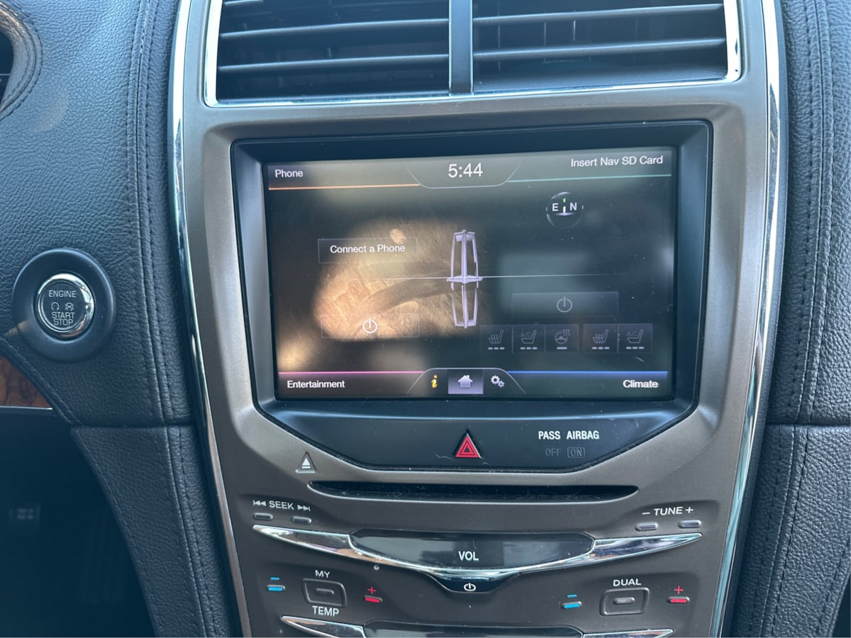 Lincoln MKX photo 14