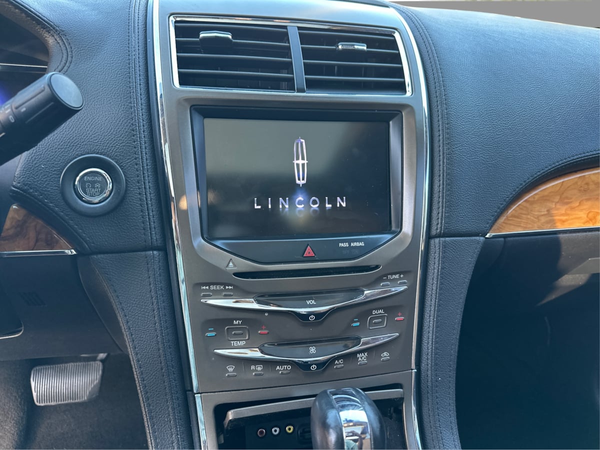 Lincoln MKX photo 33