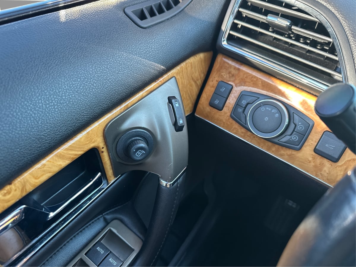 Lincoln MKX photo 25