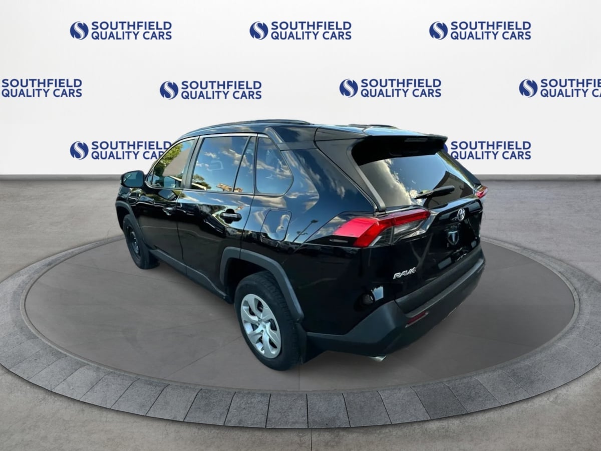 Photo 4 of this Toyota RAV4