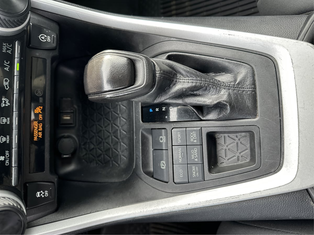 Photo 17 of this Toyota RAV4