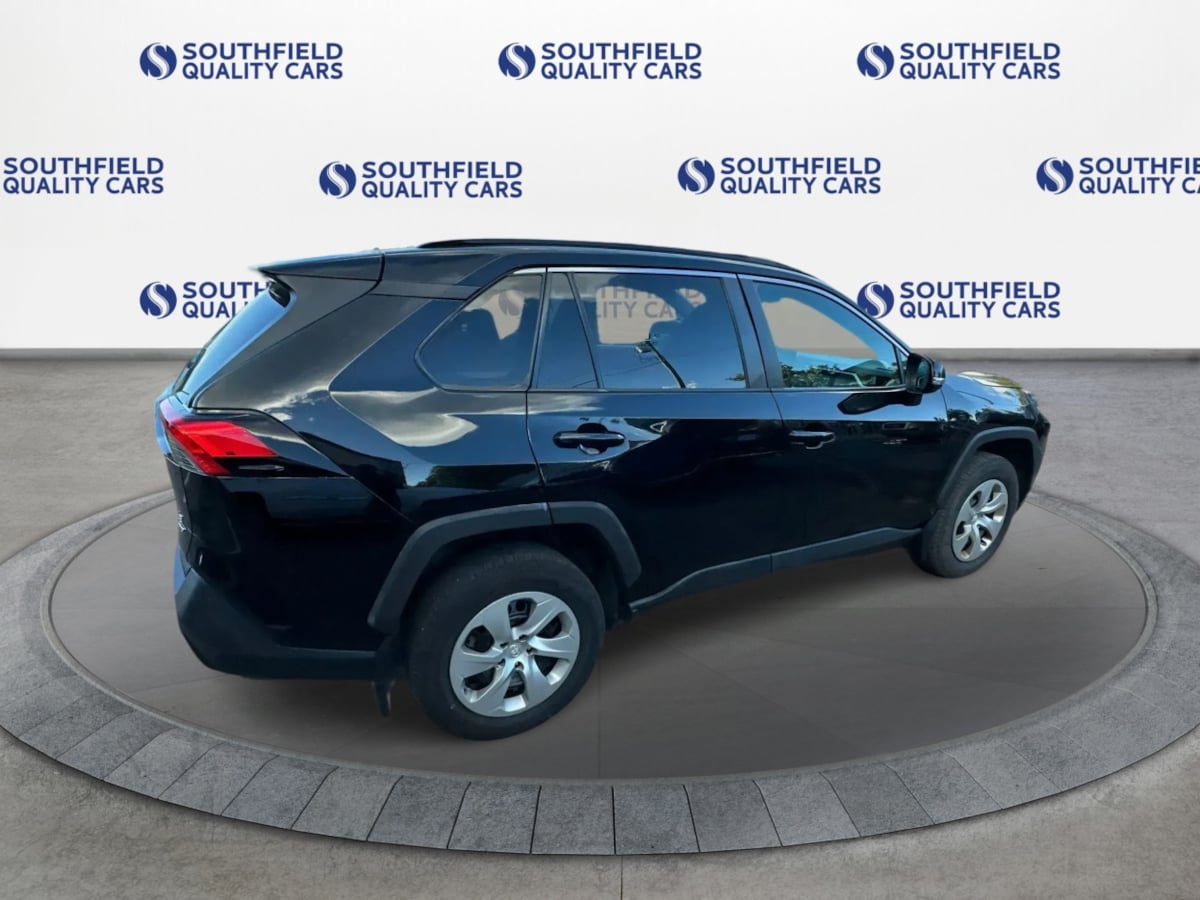 Photo 7 of this Toyota RAV4