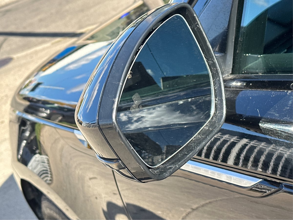 Land Rover Range Rover Velar photo 22