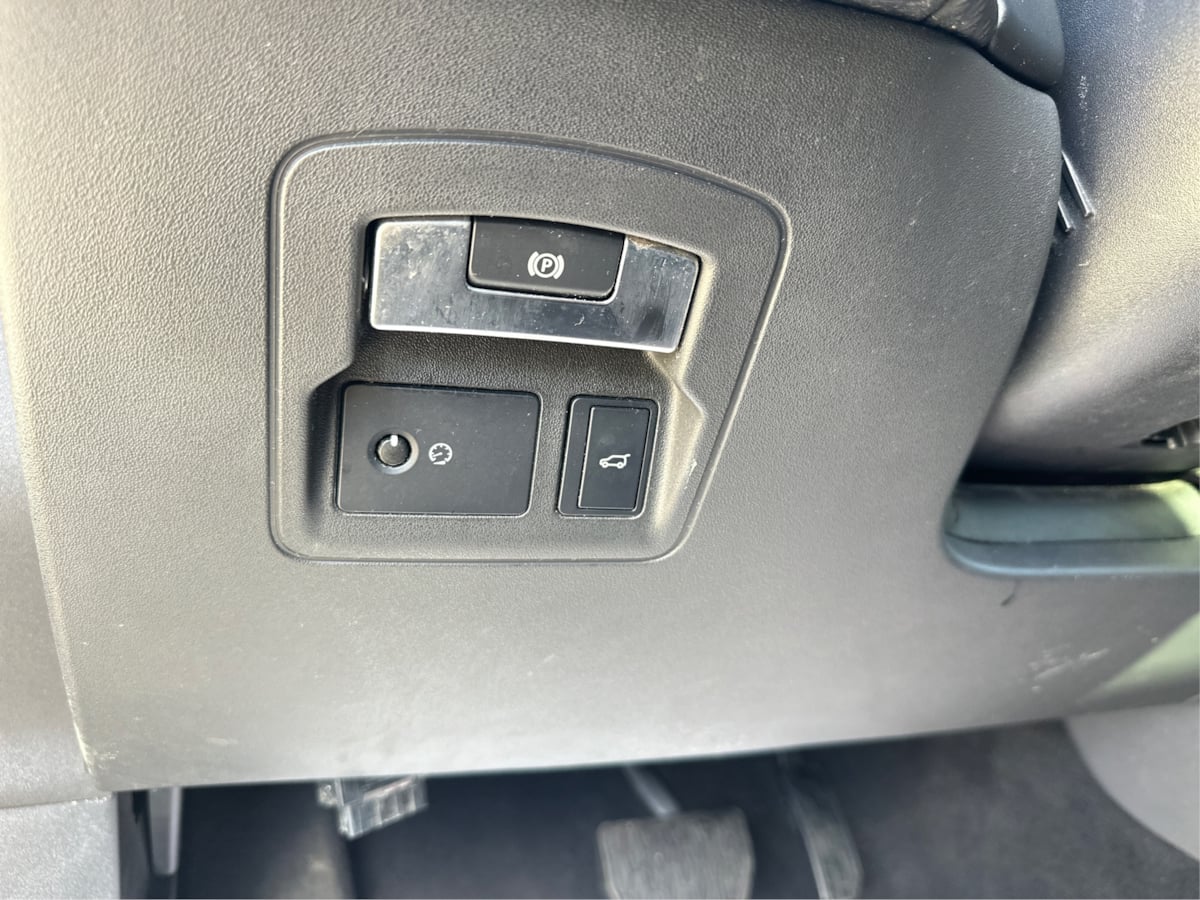 Land Rover Range Rover Velar photo 23