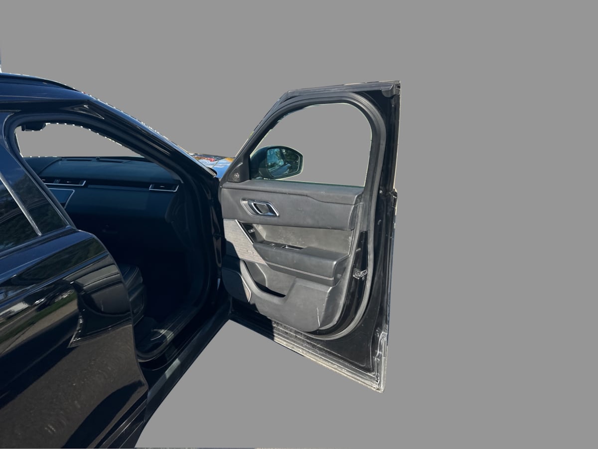 Land Rover Range Rover Velar photo 25