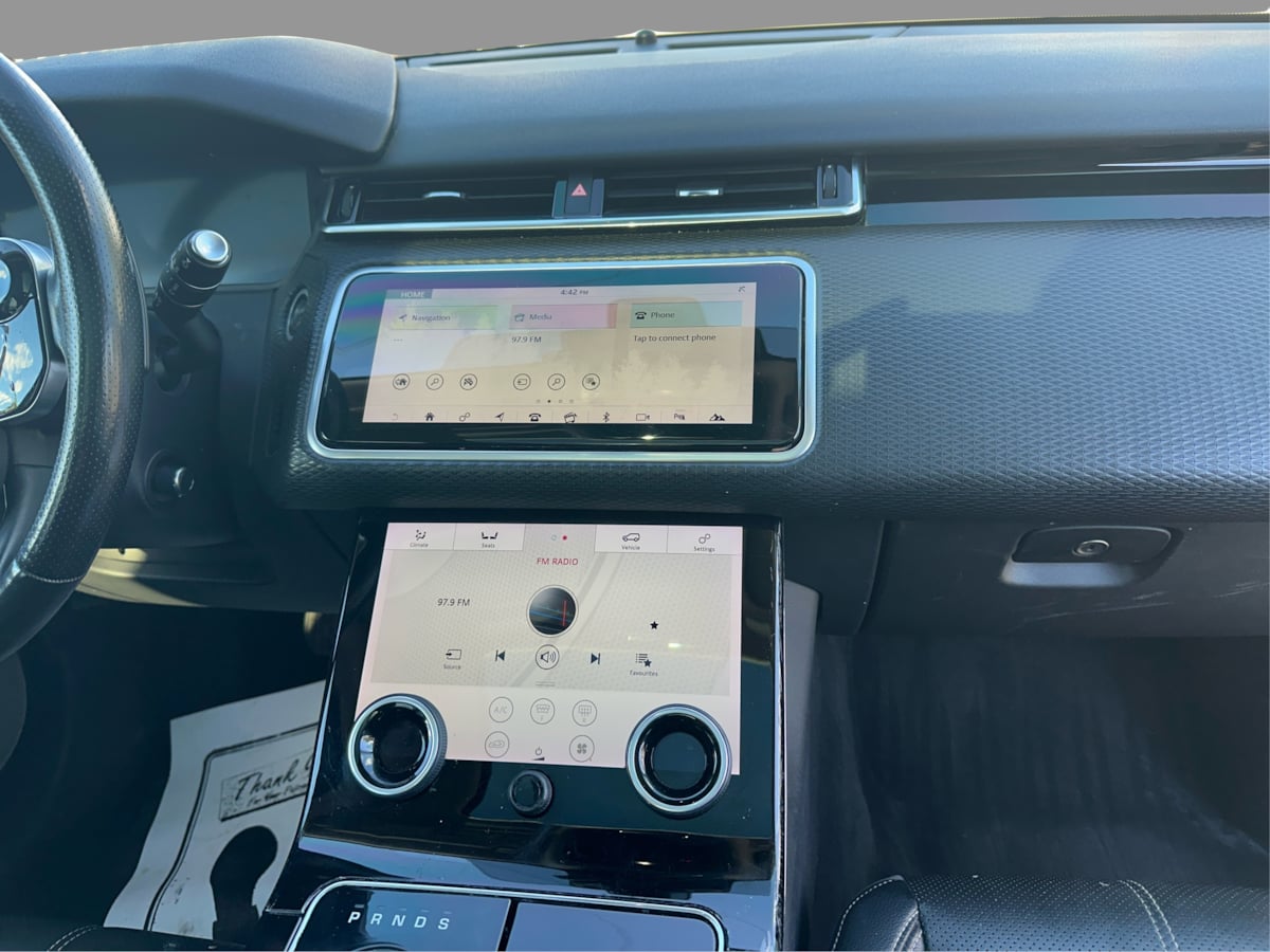 Land Rover Range Rover Velar photo 36