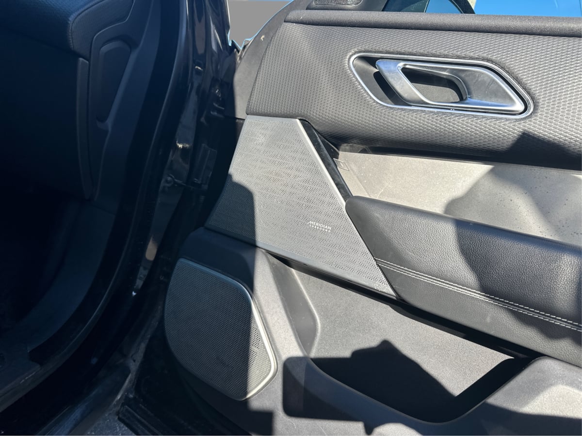 Land Rover Range Rover Velar photo 35