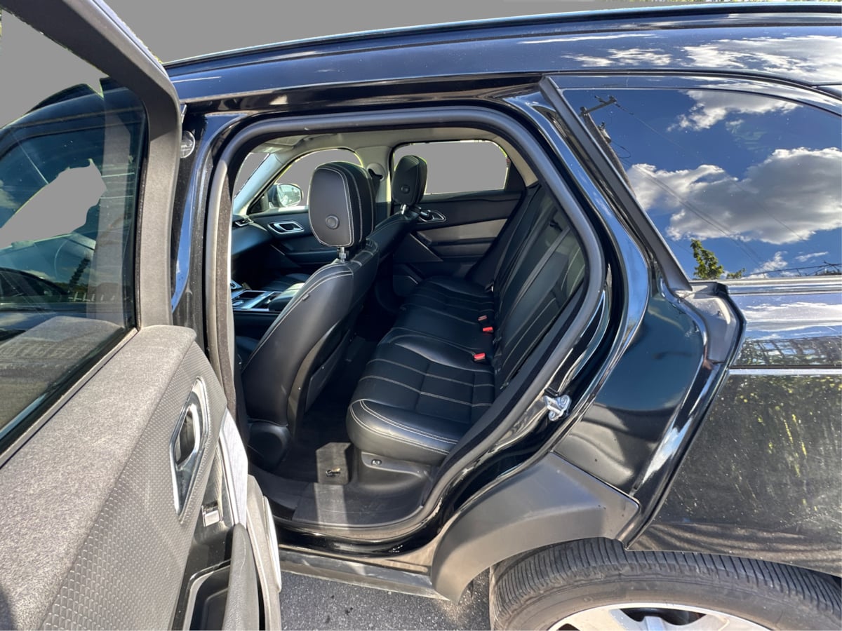 Land Rover Range Rover Velar photo 40