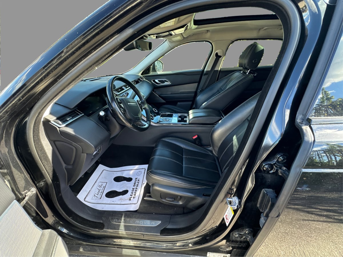 Land Rover Range Rover Velar photo 39