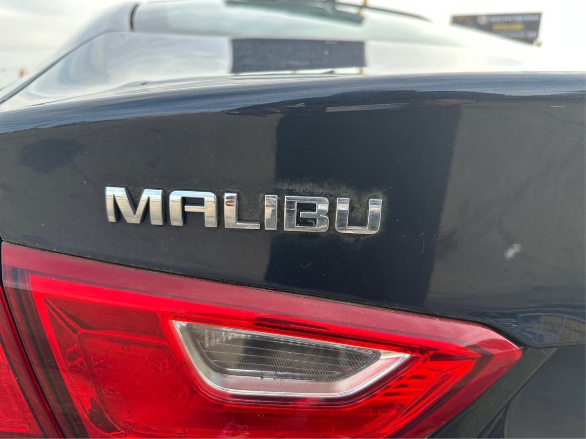 Photo 21 of this Chevrolet Malibu