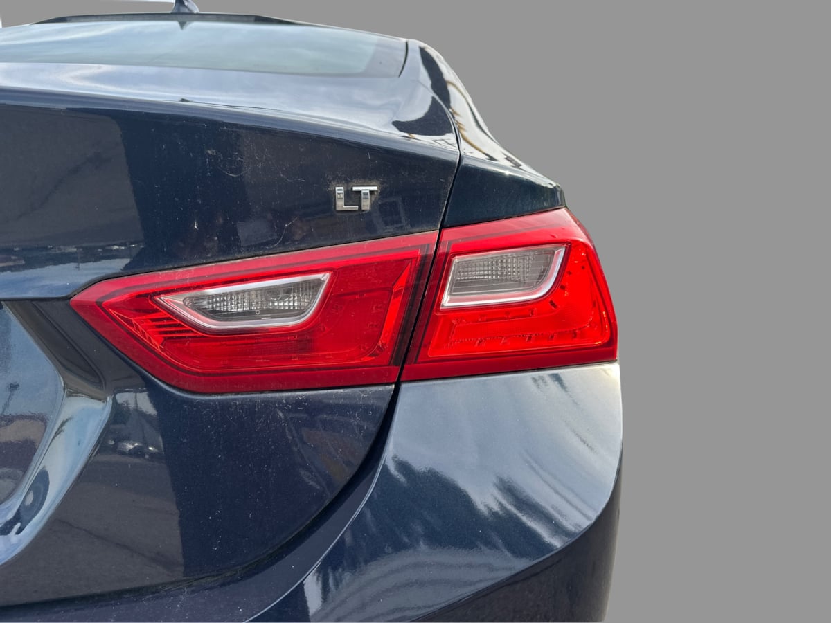Photo 31 of this Chevrolet Malibu
