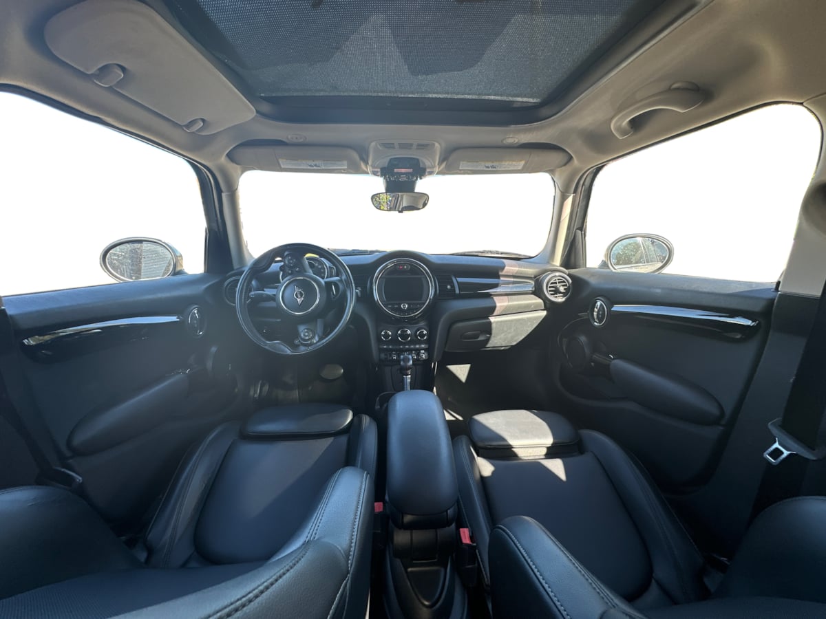 Photo 29 of this MINI Hardtop 4 Door